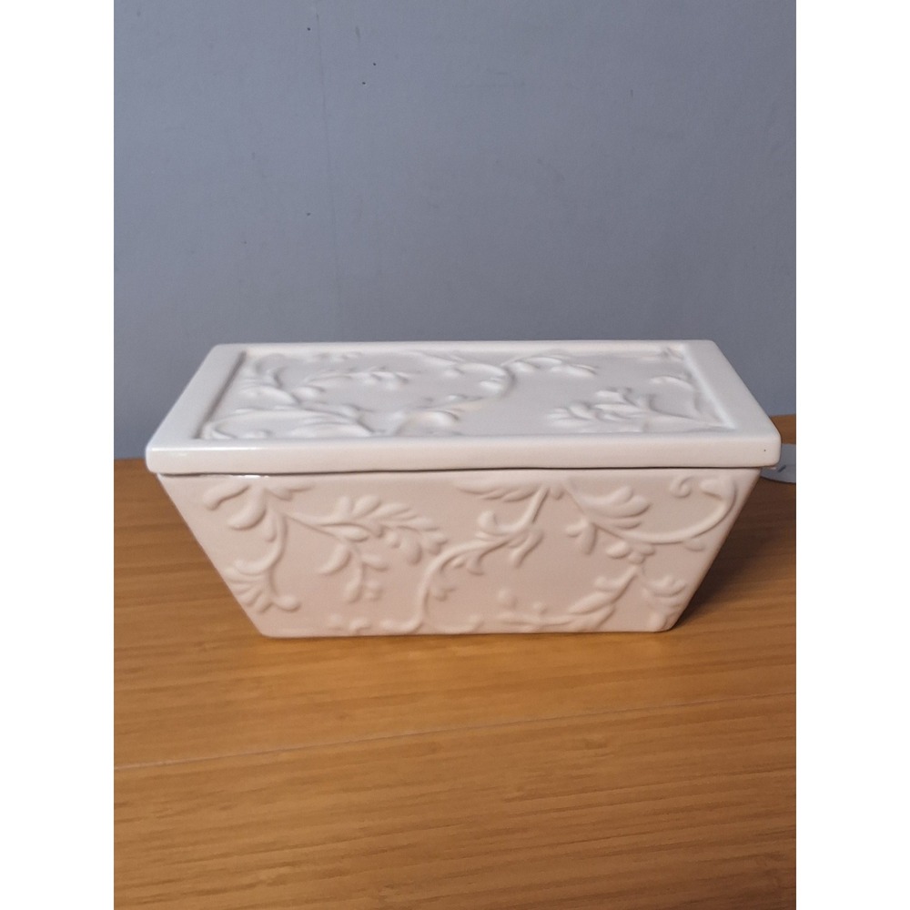Real Home White Ceramic Loaf Pan with Lid Embossed Floral Earthenware Baker